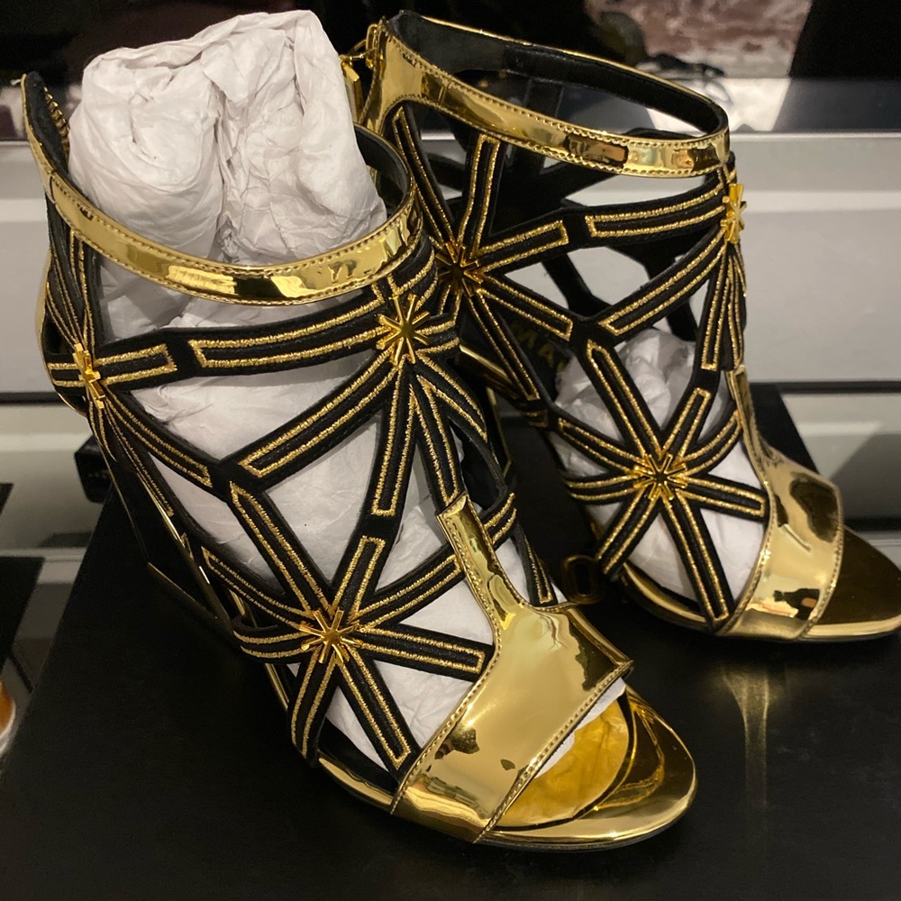 KAT MACONIE BLACK/GOLD HEELS